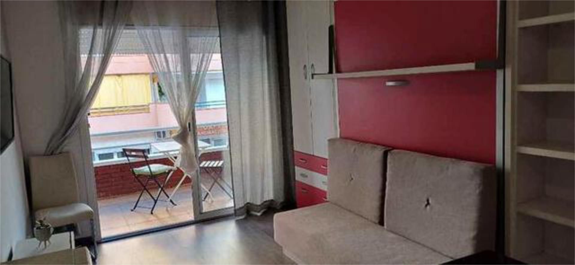 Dormitori de Estudi de lloguer en Lloret de Mar amb Jardí privat, Piscina i Moblat