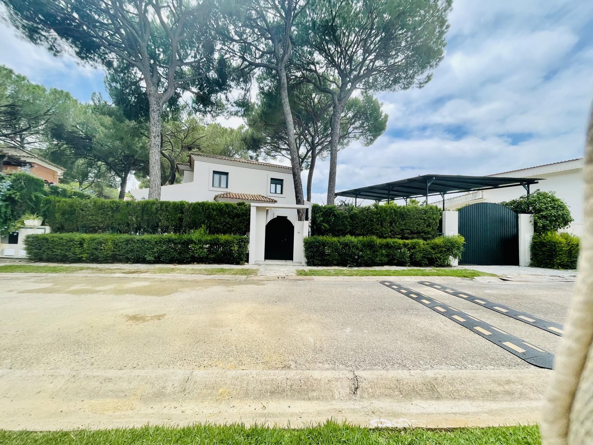 Exterior view of House or chalet to rent in Bollullos de la Mitación  with Air Conditioner, Terrace and Swimming Pool