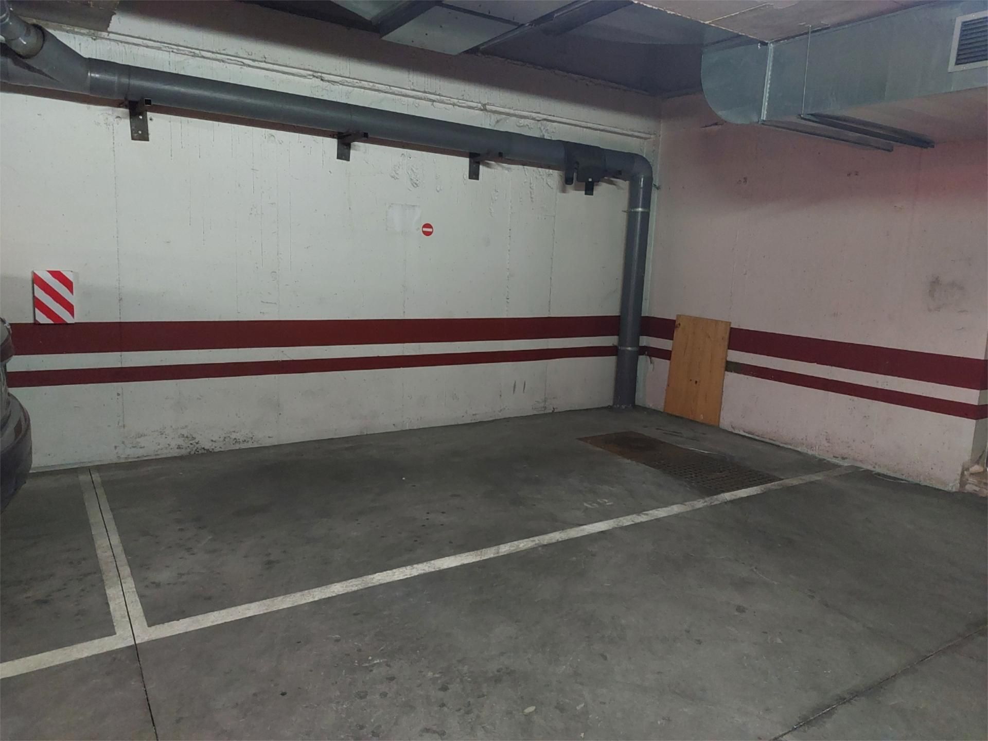 Parking of Garage to rent in Algeciras