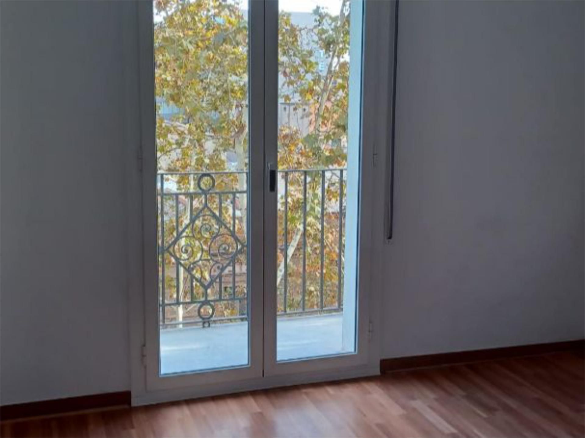 Habitación de Piso de alquiler en  Barcelona Capital con Balcón