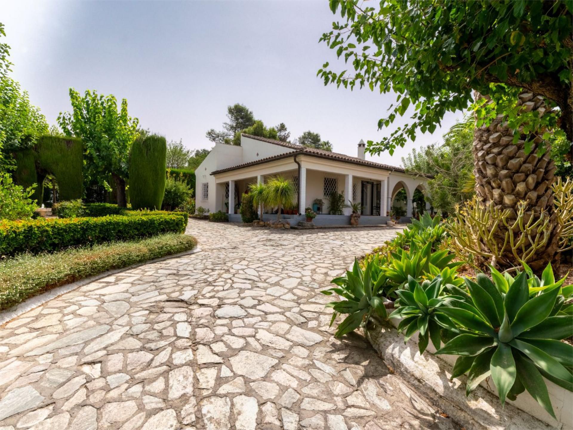 Garden of House or chalet for sale in Valencina de la Concepción  with Air Conditioner and Swimming Pool