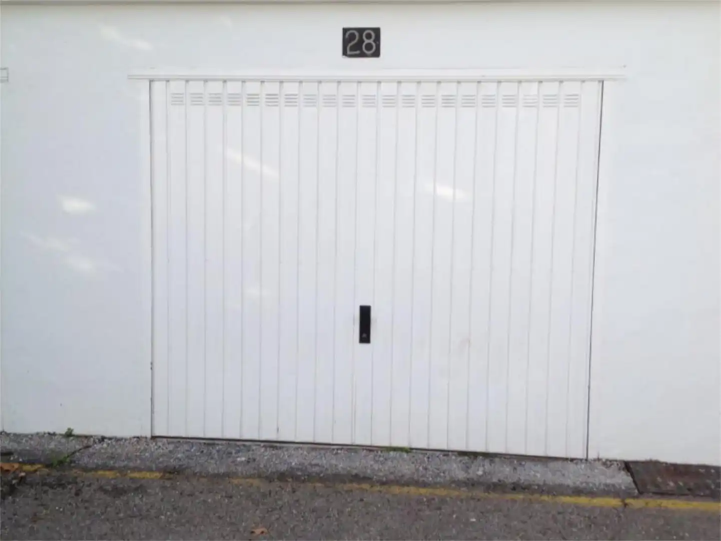 Flat for sale in Pedregalejo - Morlaco Parking of Flat for sale in Málaga with Air Conditioner, Heating and Terrace
