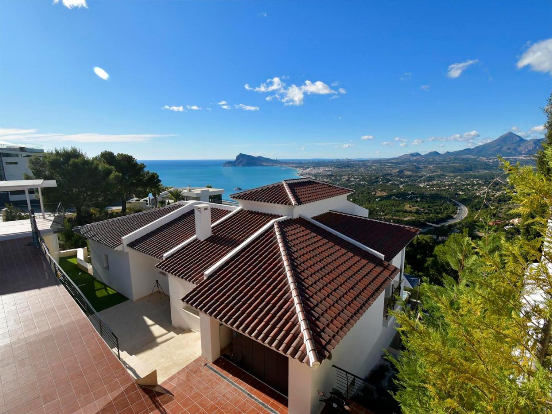 Vista exterior de Casa o xalet en venda en Altea amb Aire condicionat, Calefacció i Jardí privat