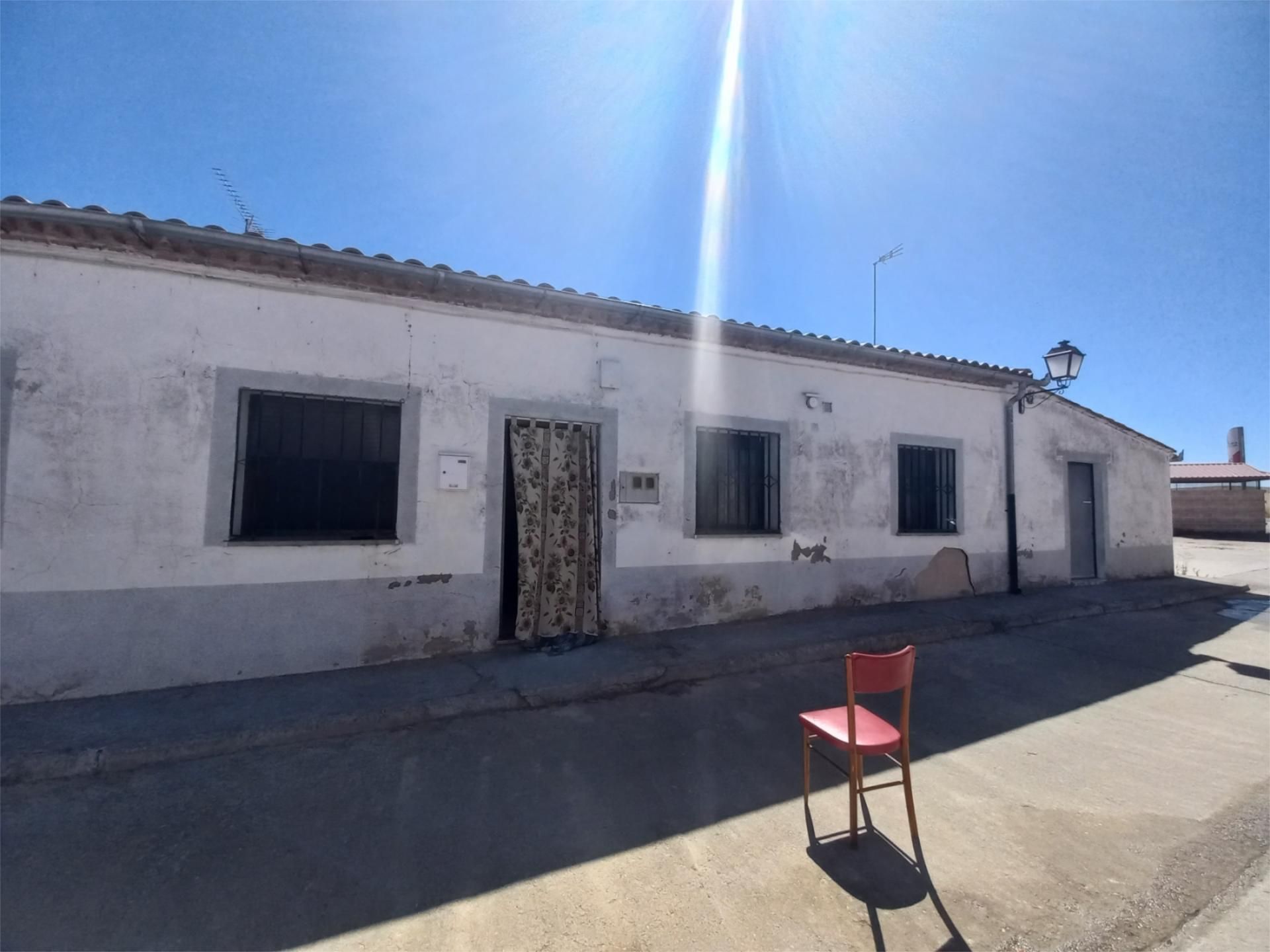 Exterior view of Single-family semi-detached for sale in Flores de Ávila  with Storage room, Furnished and Oven