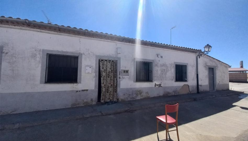 Foto 1 de Casa adosada en venda a Plaza de la Constitución, 5, Flores de Ávila, Ávila