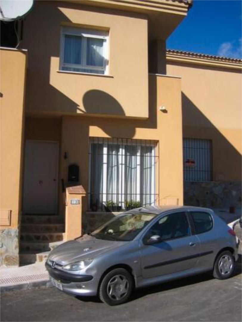 Vista exterior de Casa adosada en venta en Navalagamella con Terraza