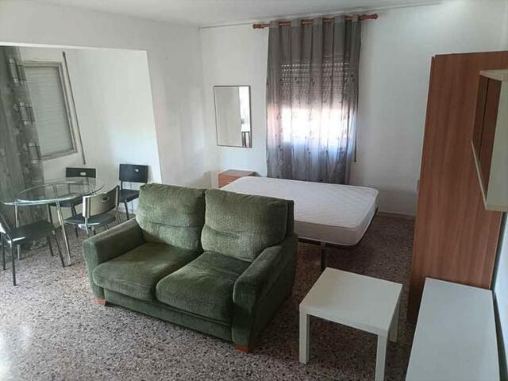 Dormitori de Loft de lloguer en  Lleida Capital amb Calefacció, Terrassa i Moblat