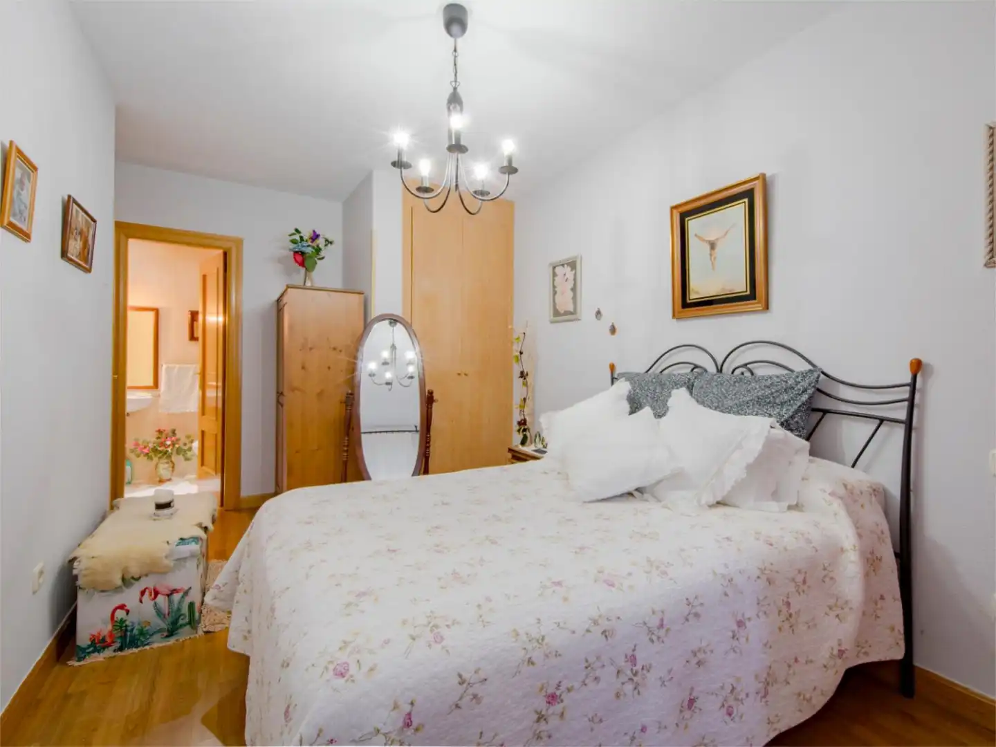 Piso en venta en Avenida de Los Toreros, 2, Sevilla la Nueva Habitación de Piso en venta en Sevilla la Nueva con Aire acondicionado y Piscina