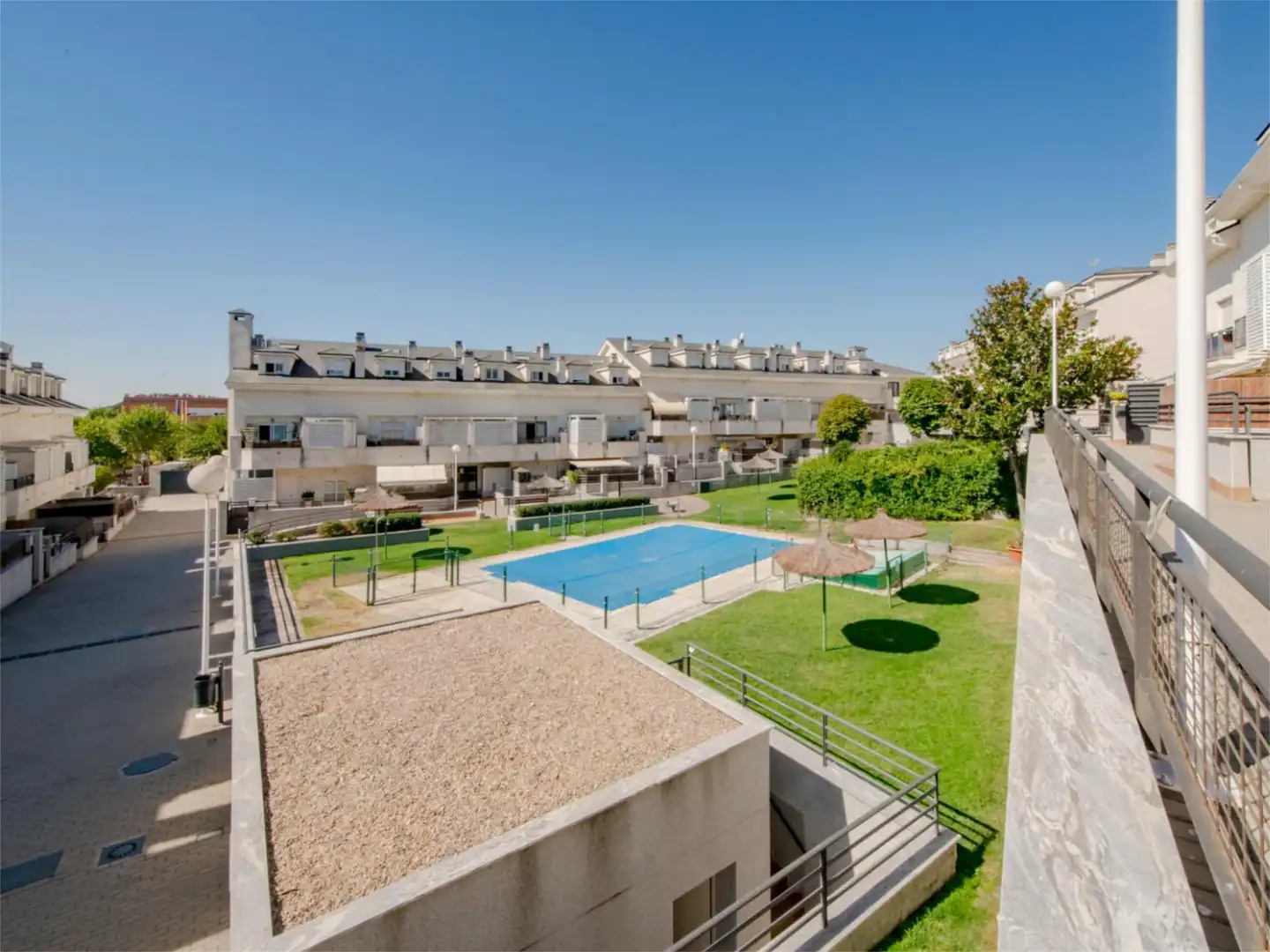 Piso en venta en Avenida de Los Toreros, 2, Sevilla la Nueva Vista exterior de Piso en venta en Sevilla la Nueva con Aire acondicionado y Piscina