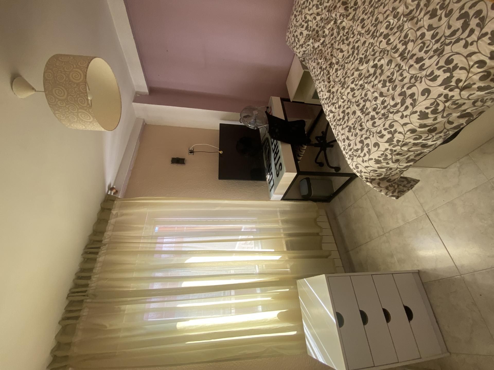 Bedroom of Flat to share in Fuenlabrada  with Heating, Terrace and Storage room