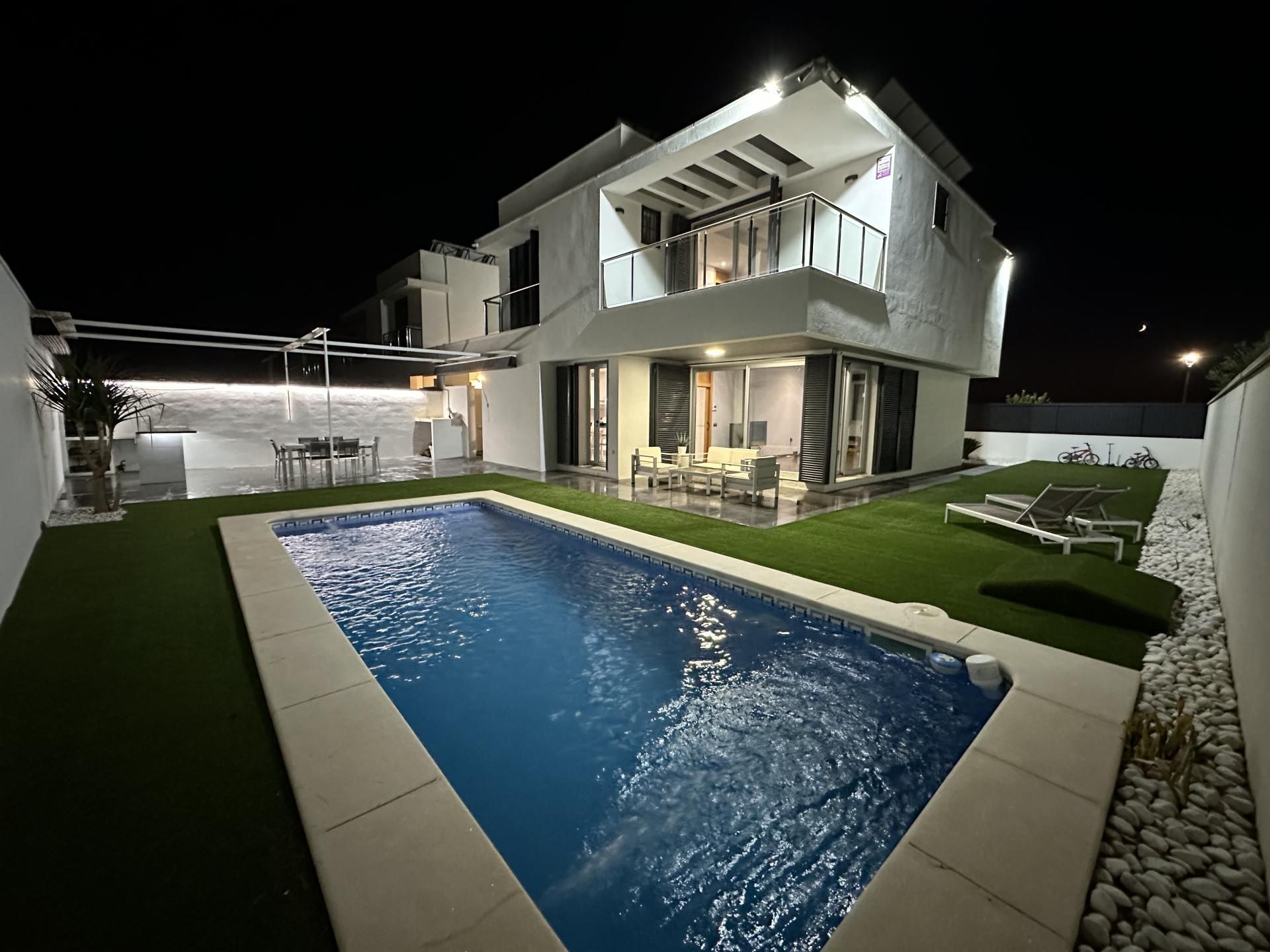 Piscina de Casa o xalet en venda en Palomares del Río amb Aire condicionat, Terrassa i Piscina