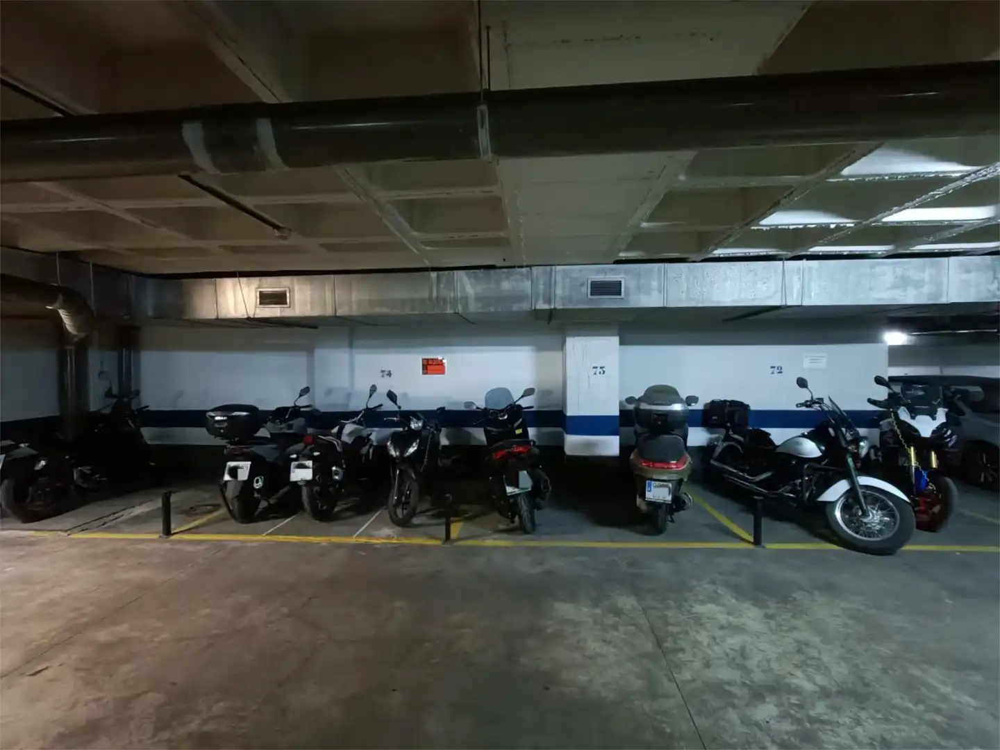 Garage for rent in Calle Beatriz de Suabia, 125, Ciudad Jardín Parking of Garage for rent in Sevilla