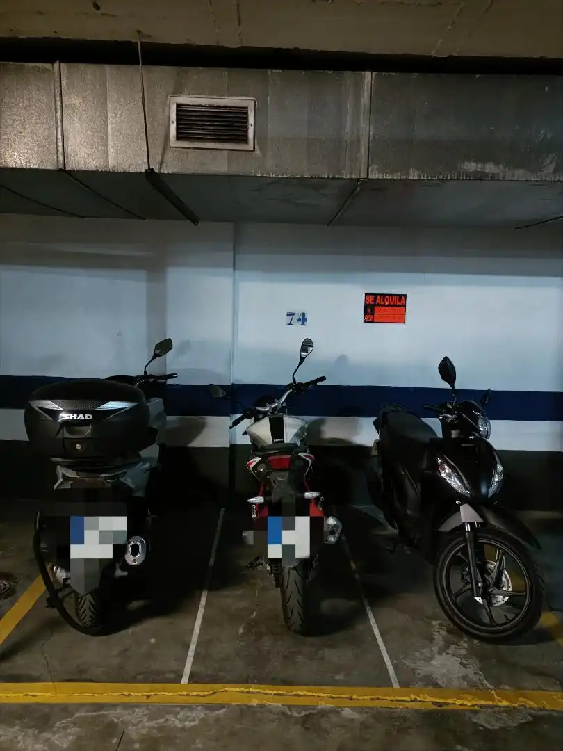 Garage for rent in Calle Beatriz de Suabia, 125, Ciudad Jardín Parking of Garage for rent in Sevilla