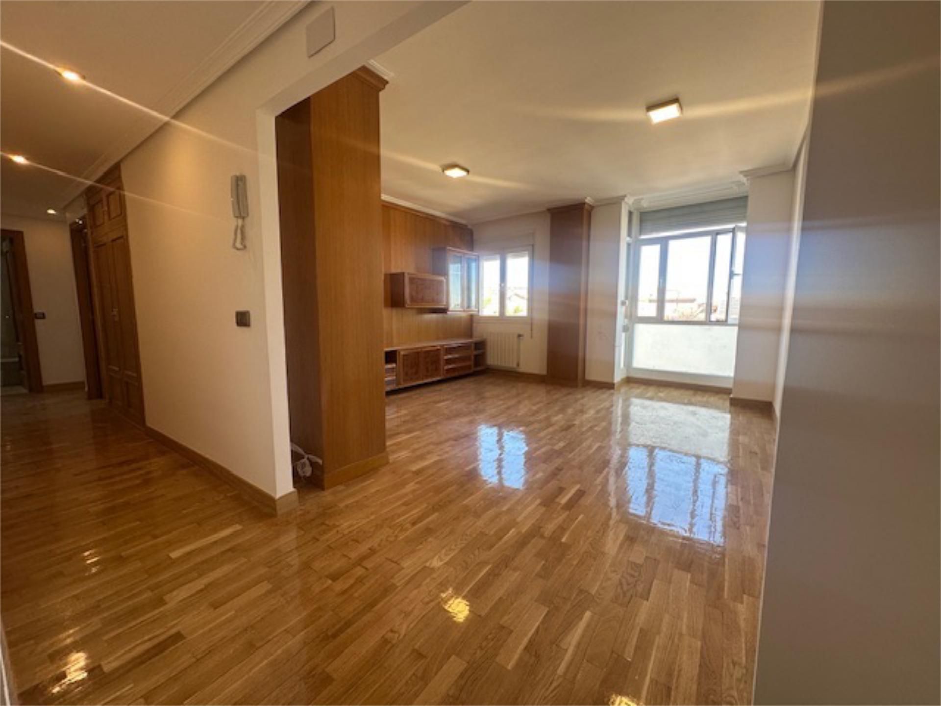 Sala d'estar de Pis en venda en  Madrid Capital amb Terrassa