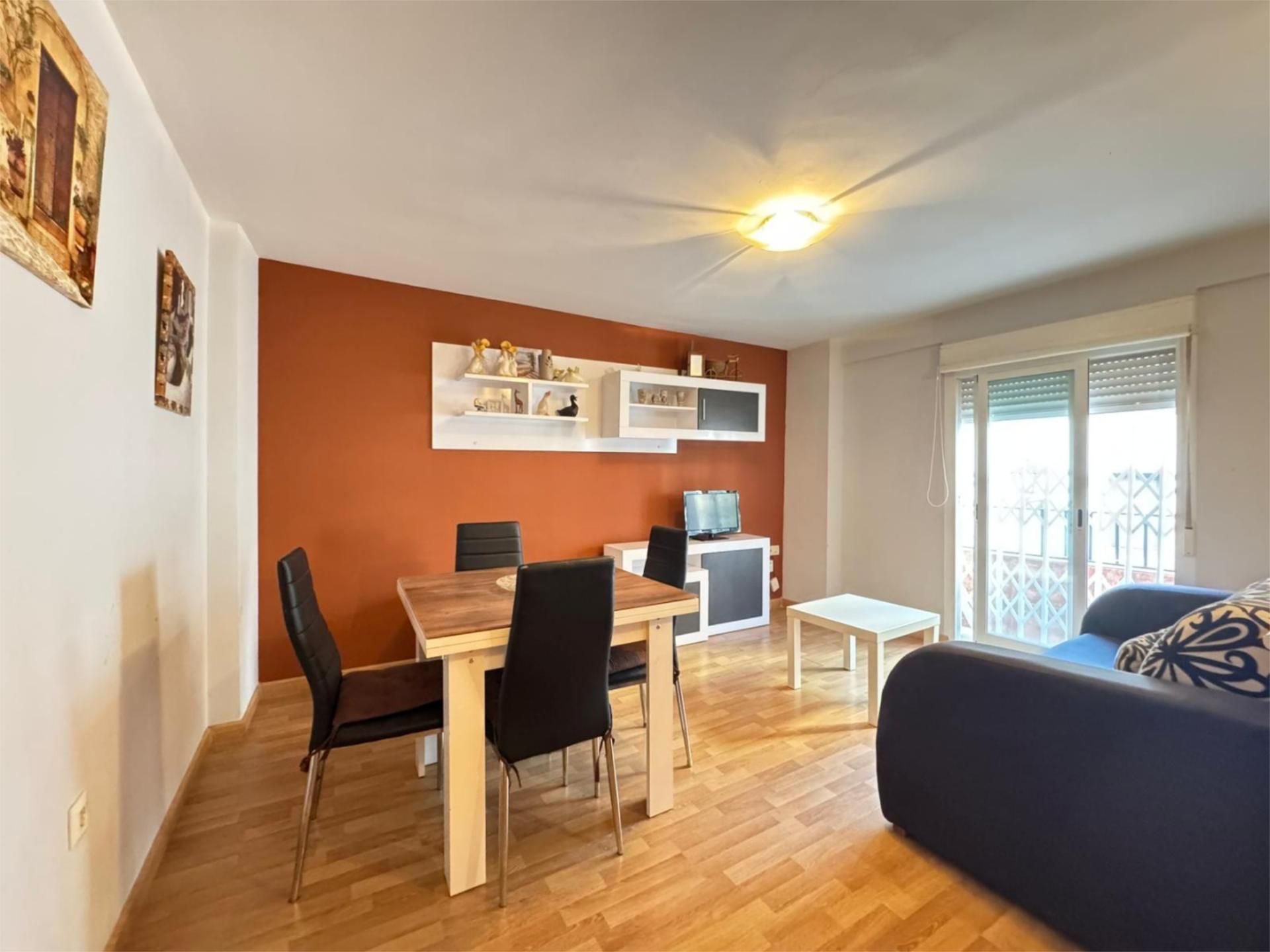 Comedor de Piso de alquiler en  Jaén Capital con Aire acondicionado, Parquet y Amueblado