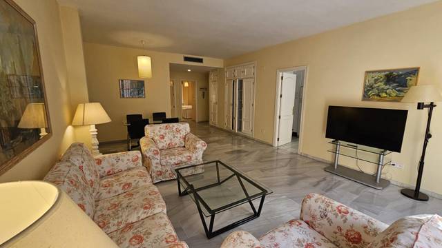 Piso en Alquiler en Calle Gallinato, 12 en San Bernardo