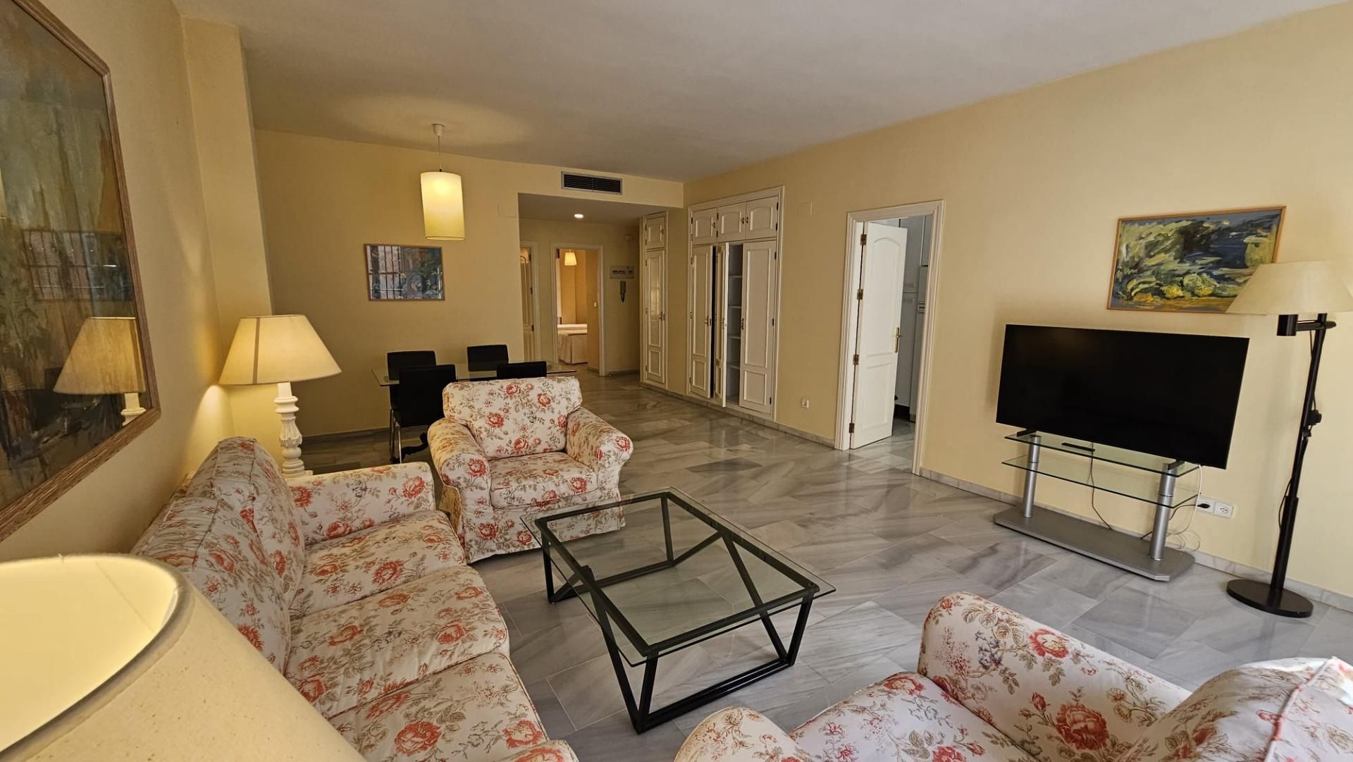 Living room of Flat to rent in  Sevilla Capital  with Air Conditioner and Balcony