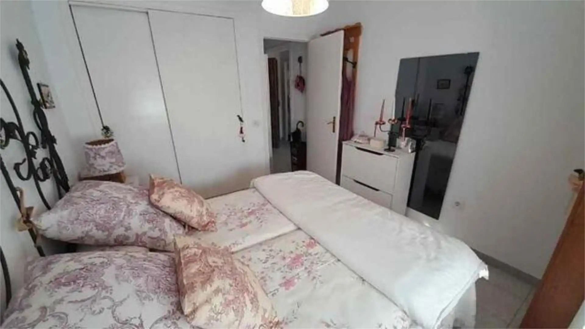 Schlafzimmer von Dachboden zum Verkauf in Torrox mit Terrasse und Schwimmbad