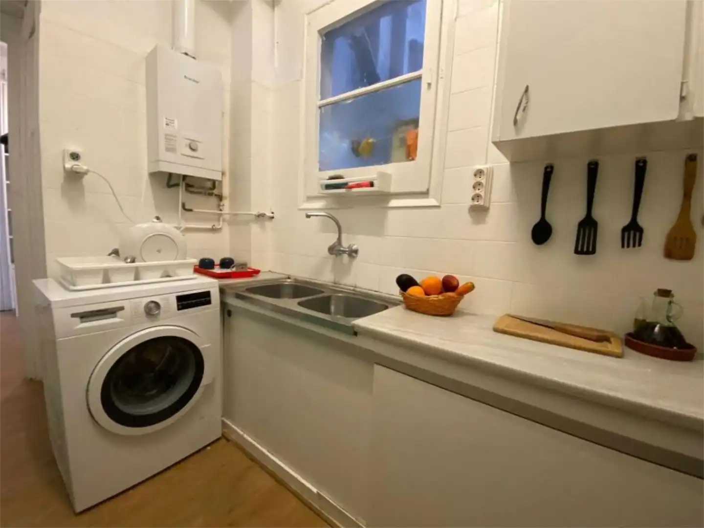 Küche von Wohnung zur untervermieten in Barcelona mit Parkett, Möbliert und Balkon