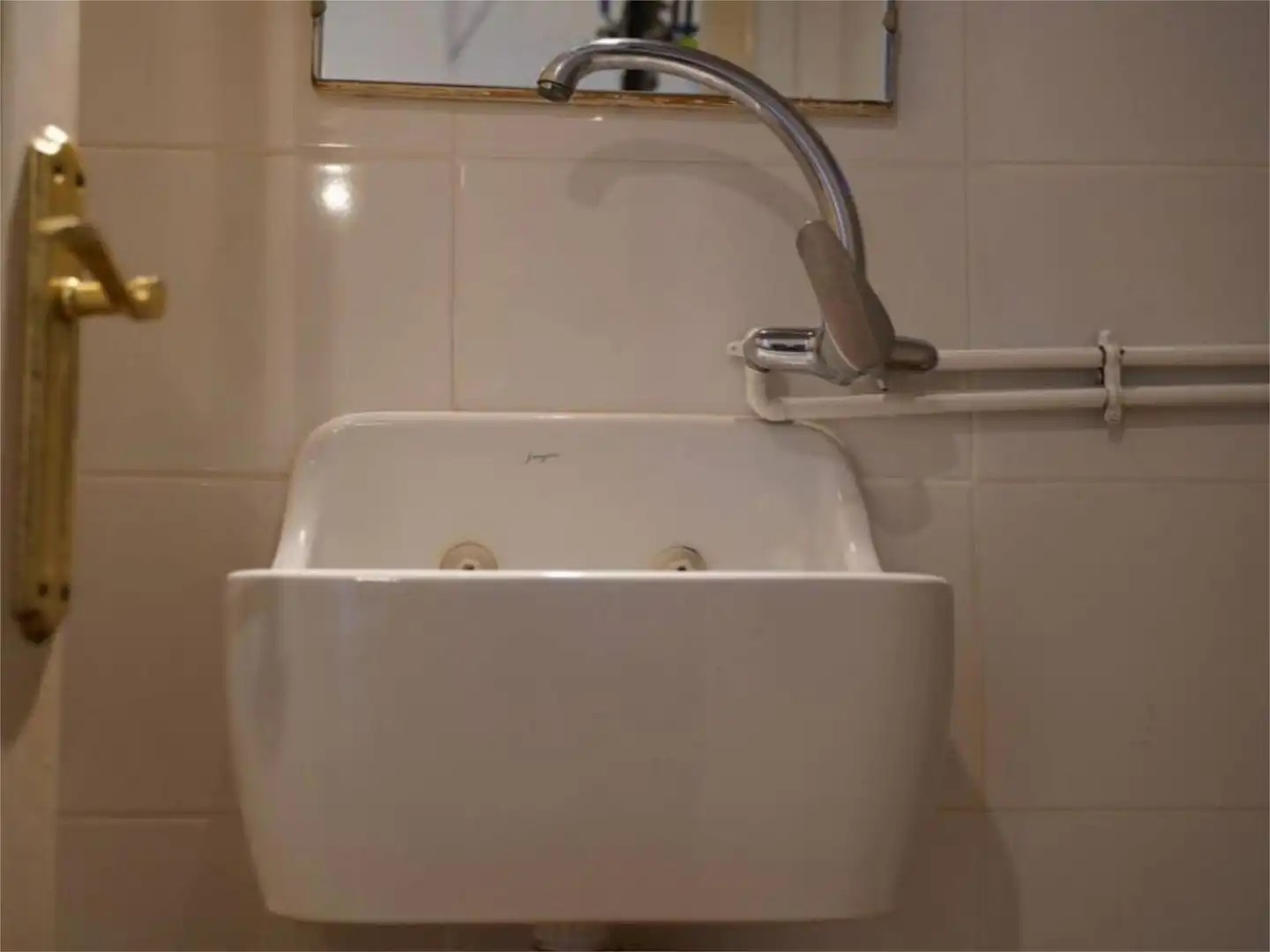 Badezimmer von Wohnung zur untervermieten in Barcelona mit Parkett, Möbliert und Balkon