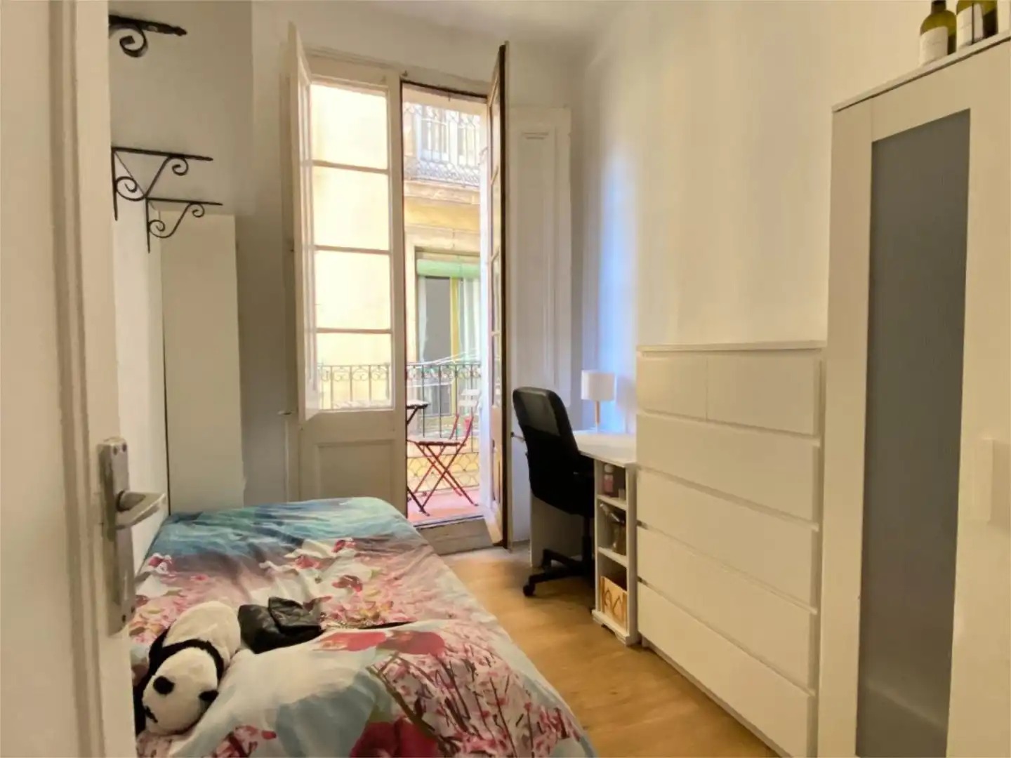 Schlafzimmer von Wohnung zur untervermieten in Barcelona mit Parkett, Möbliert und Balkon