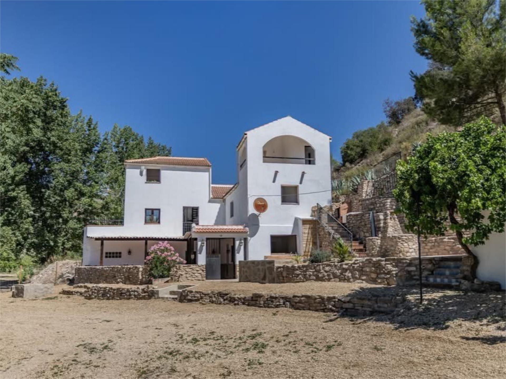 Vista exterior de Pis en venda en Huétor Tájar amb Jardí privat, Terrassa i Piscina