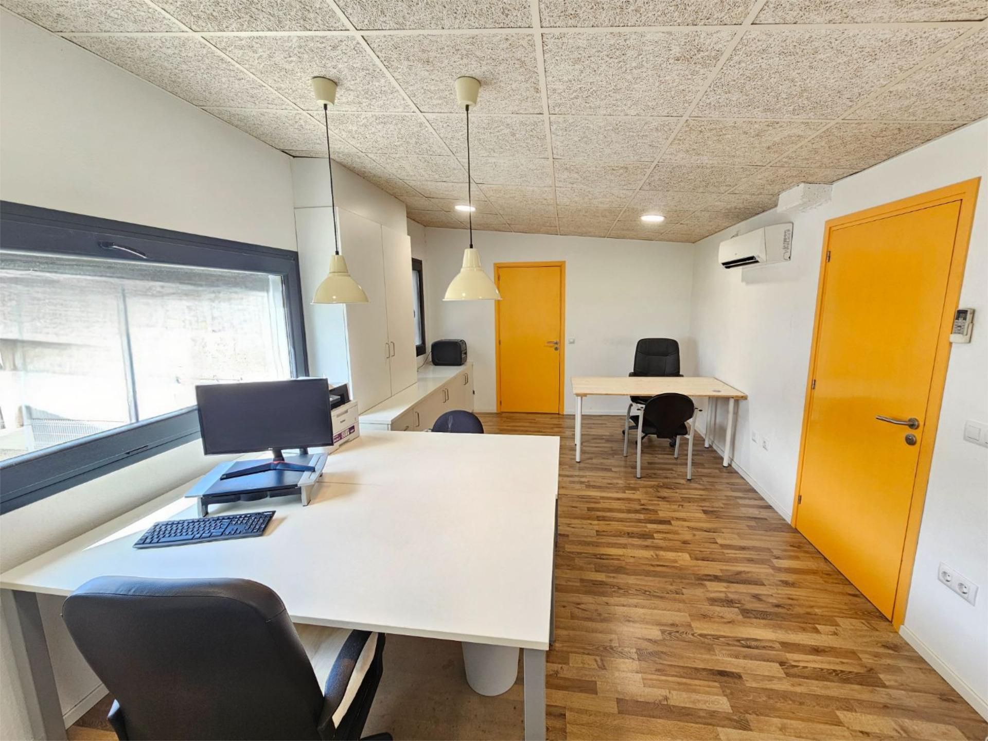 Oficina de lloguer en Cornellà del Terri