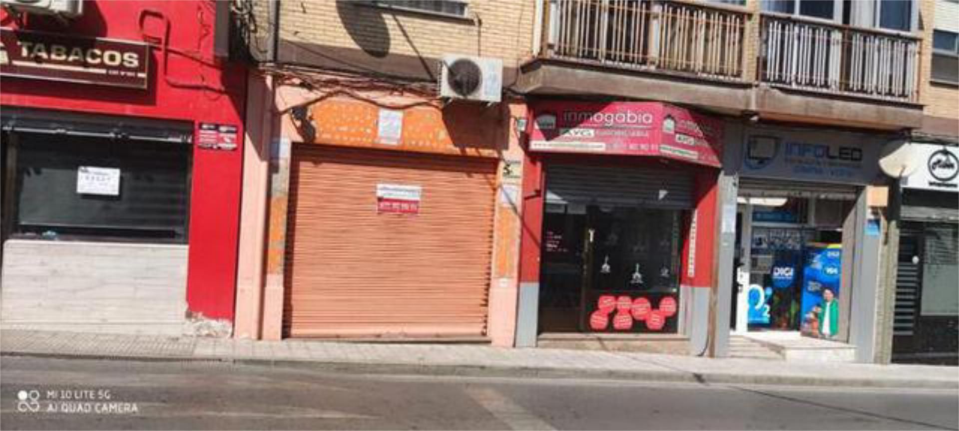 Local de lloguer a Residencial Triana - Barrio Alto
