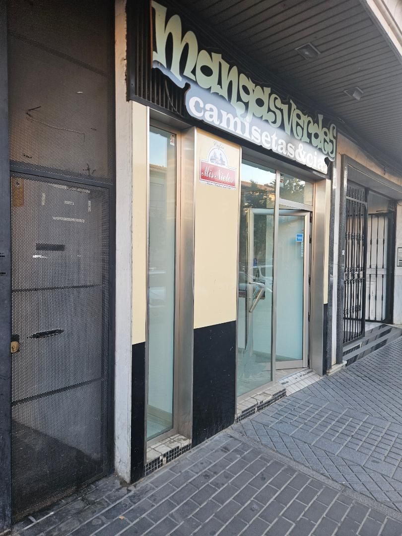 Vista exterior de Local de lloguer en  Córdoba Capital amb Aire condicionat