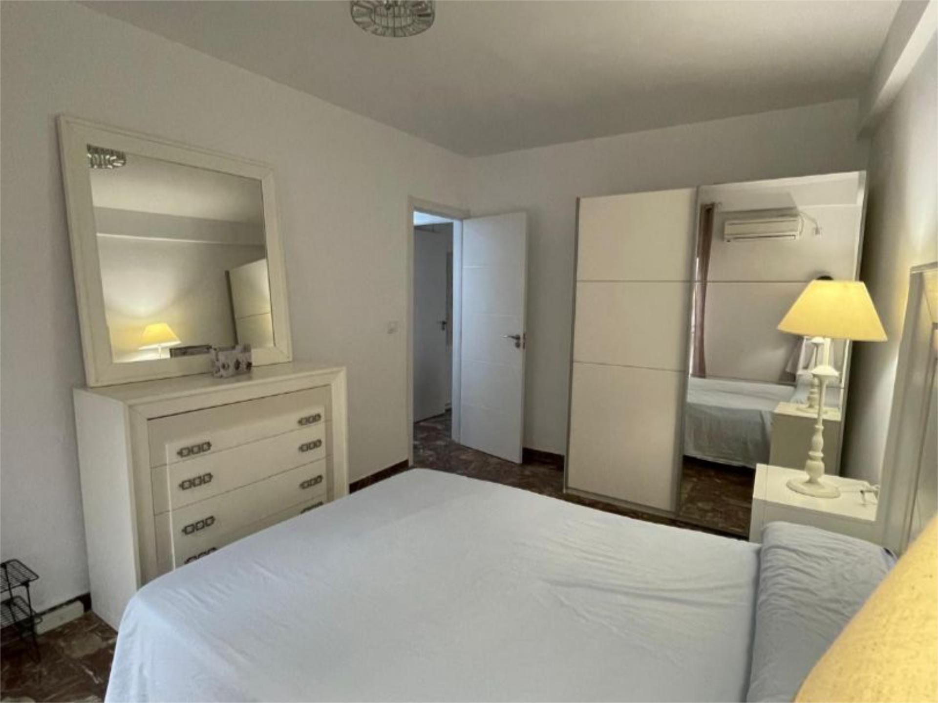Bedroom of Flat to rent in  Sevilla Capital