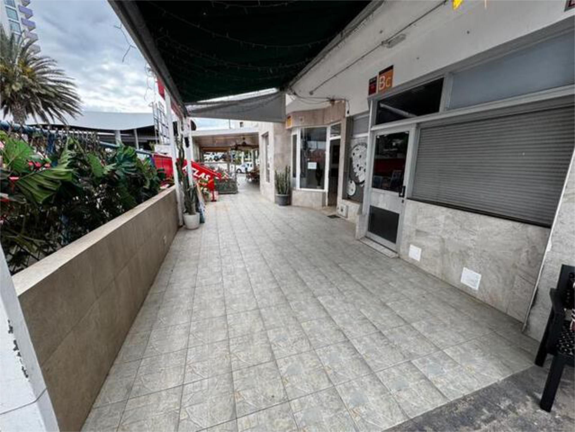 Premises to rent in Adeje  with Air Conditioner