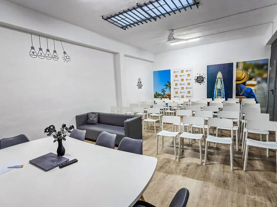 Oficina de alquiler en Carrer del Mestre Joan Maǵal Benzo, 5, Centro Ciudad Comedor de Oficina de alquiler en Paterna
