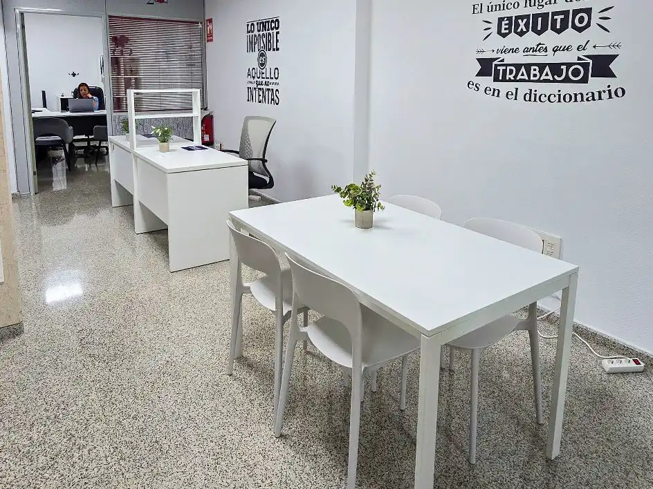 Oficina de alquiler en Carrer del Mestre Joan Maǵal Benzo, 5, Centro Ciudad Oficina de alquiler en Paterna