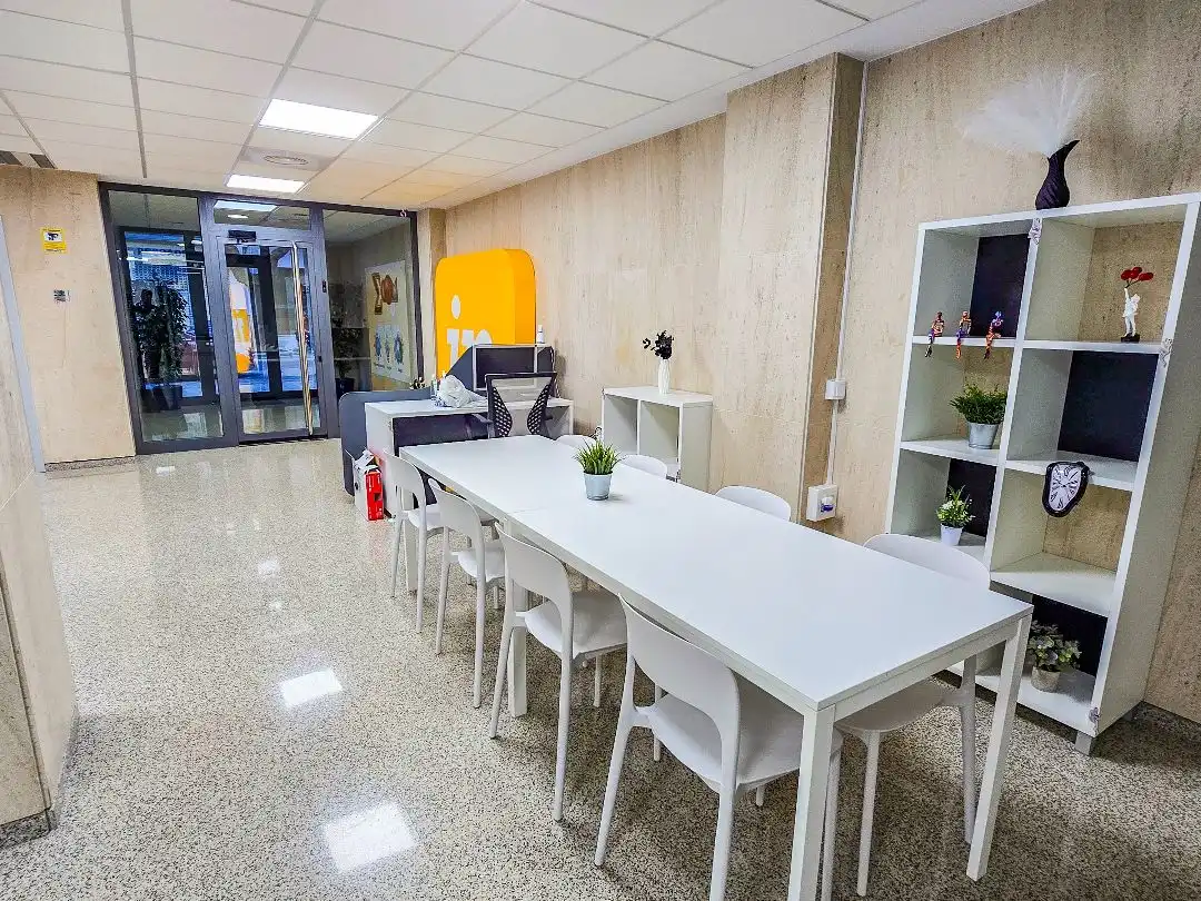 Oficina de alquiler en Carrer del Mestre Joan Maǵal Benzo, 5, Centro Ciudad Oficina de alquiler en Paterna