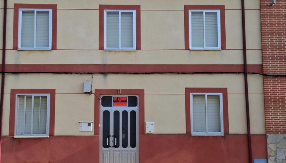 Casa adosada en venda a Calle la Escuela, 11, Bustillo del Páramo, León - imatge 1 Foto 1 de Casa adosada en venda a Calle la Escuela, 11, Bustillo del Páramo, León