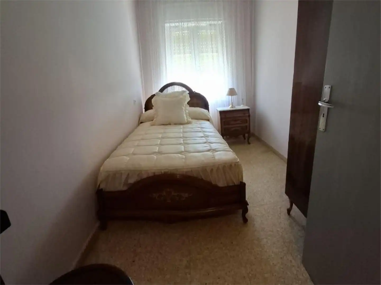 Habitación de Casa adosada en venta en Bustillo del Páramo con Calefacción, Parquet y Trastero