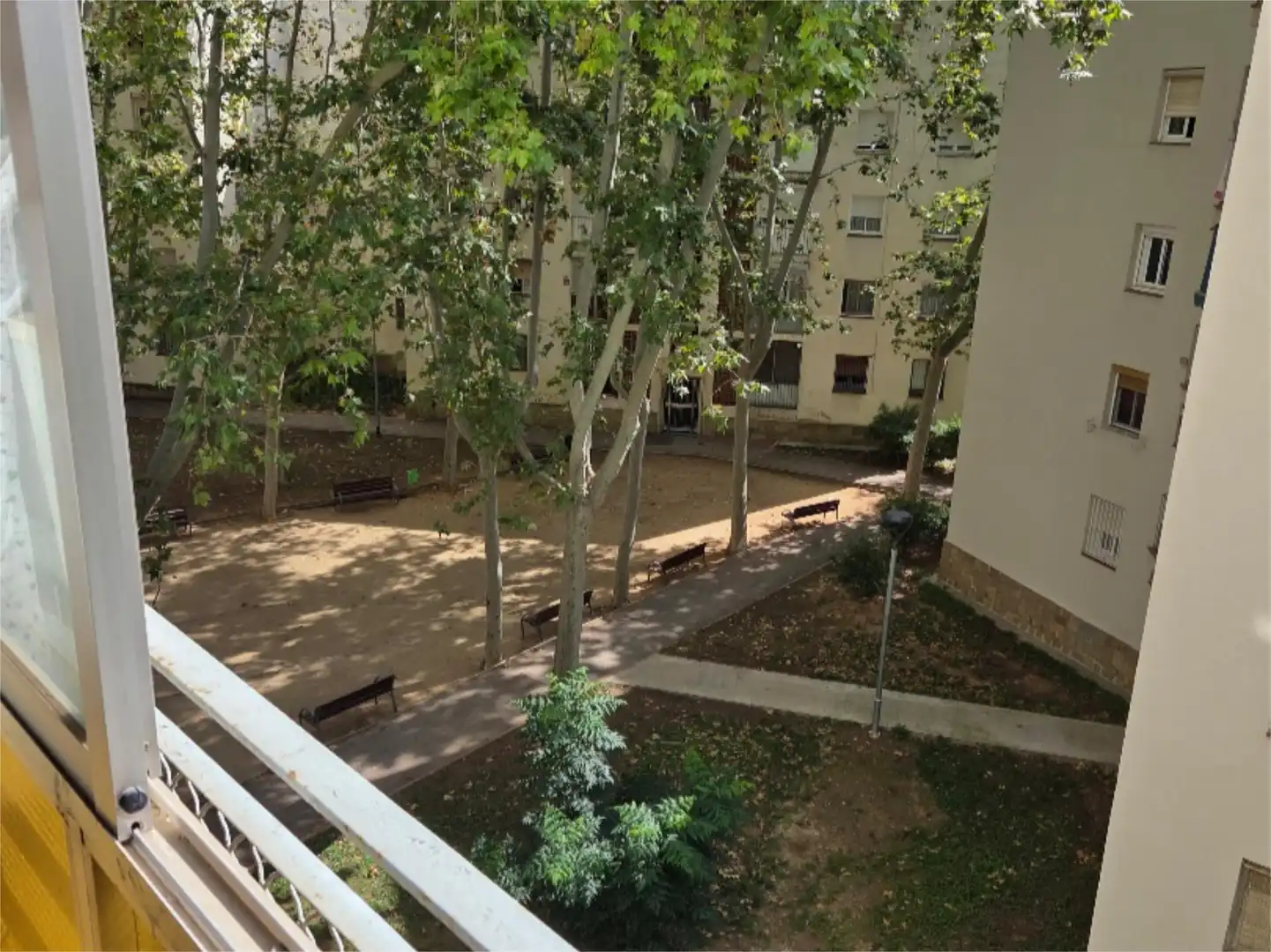 Vista exterior de Pis en venda en Barcelona amb Calefacció, Parquet i Terrassa