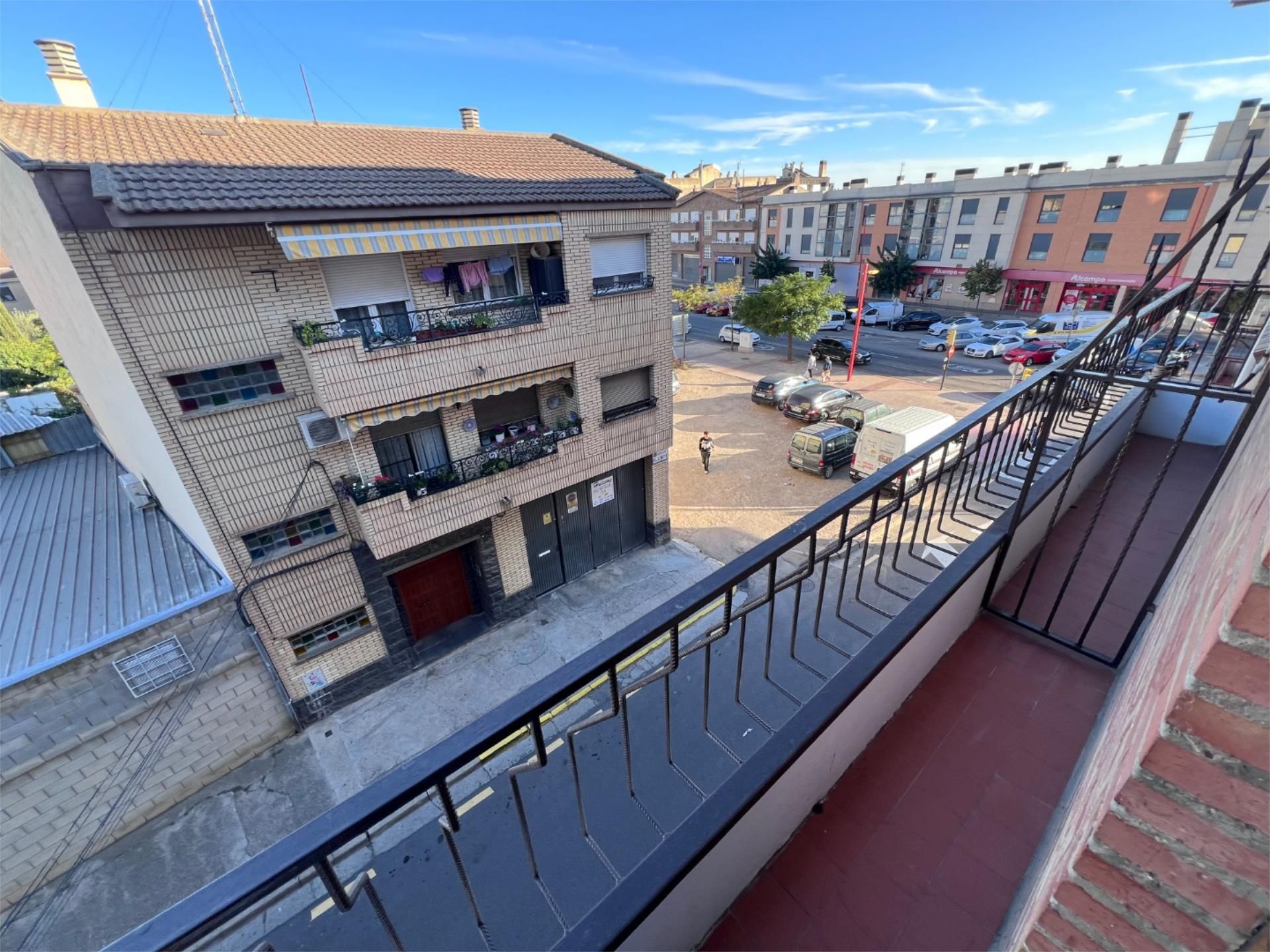 Exterior view of Flat to rent in  Zaragoza Capital  with Heating and Balcony