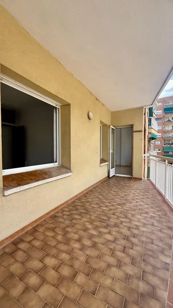 Wohnung zum Verkauf in Avinguda de Sant Salvador, 41, Llefià Terrasse von Wohnung zum Verkauf in Badalona mit Heizung, Terrasse und Balkon