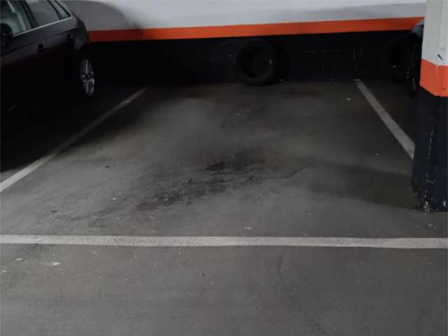 Garaje en Alquiler en Calle de Sanchorreja, 4 en Lucero