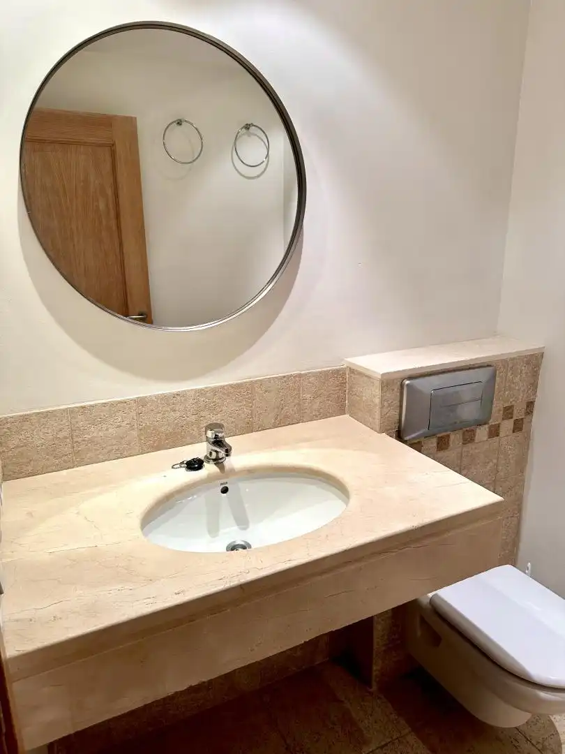 Apartamento de alquiler en Carrer de Rotterdam, 1, Santa Ponça Baño de Apartamento de alquiler en Calvià con Aire acondicionado, Calefacción y Jardín privado
