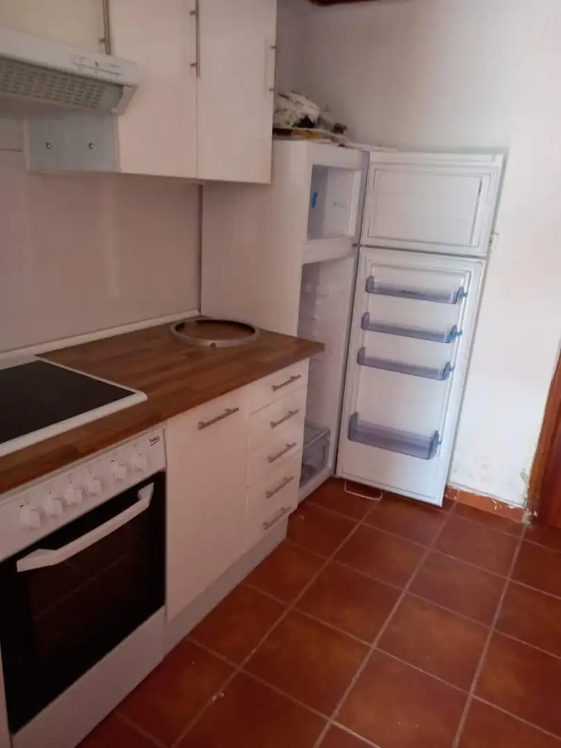 Küche von Einfamilien-Reihenhaus zum Verkauf in Valdefinjas mit Möbliert, Ofen und Waschmaschine