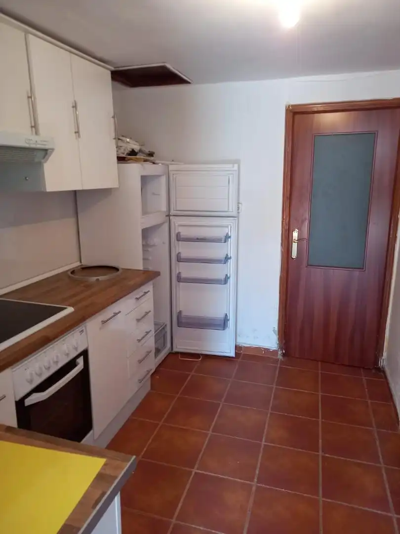 Küche von Einfamilien-Reihenhaus zum Verkauf in Valdefinjas mit Möbliert, Ofen und Waschmaschine