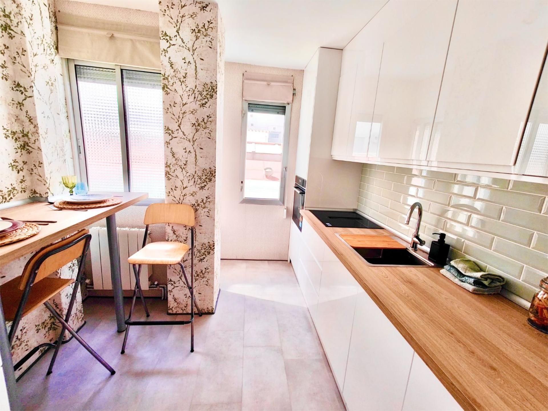 Kitchen of Flat for sale in  Zaragoza Capital  with Heating, Parquet flooring and Terrace