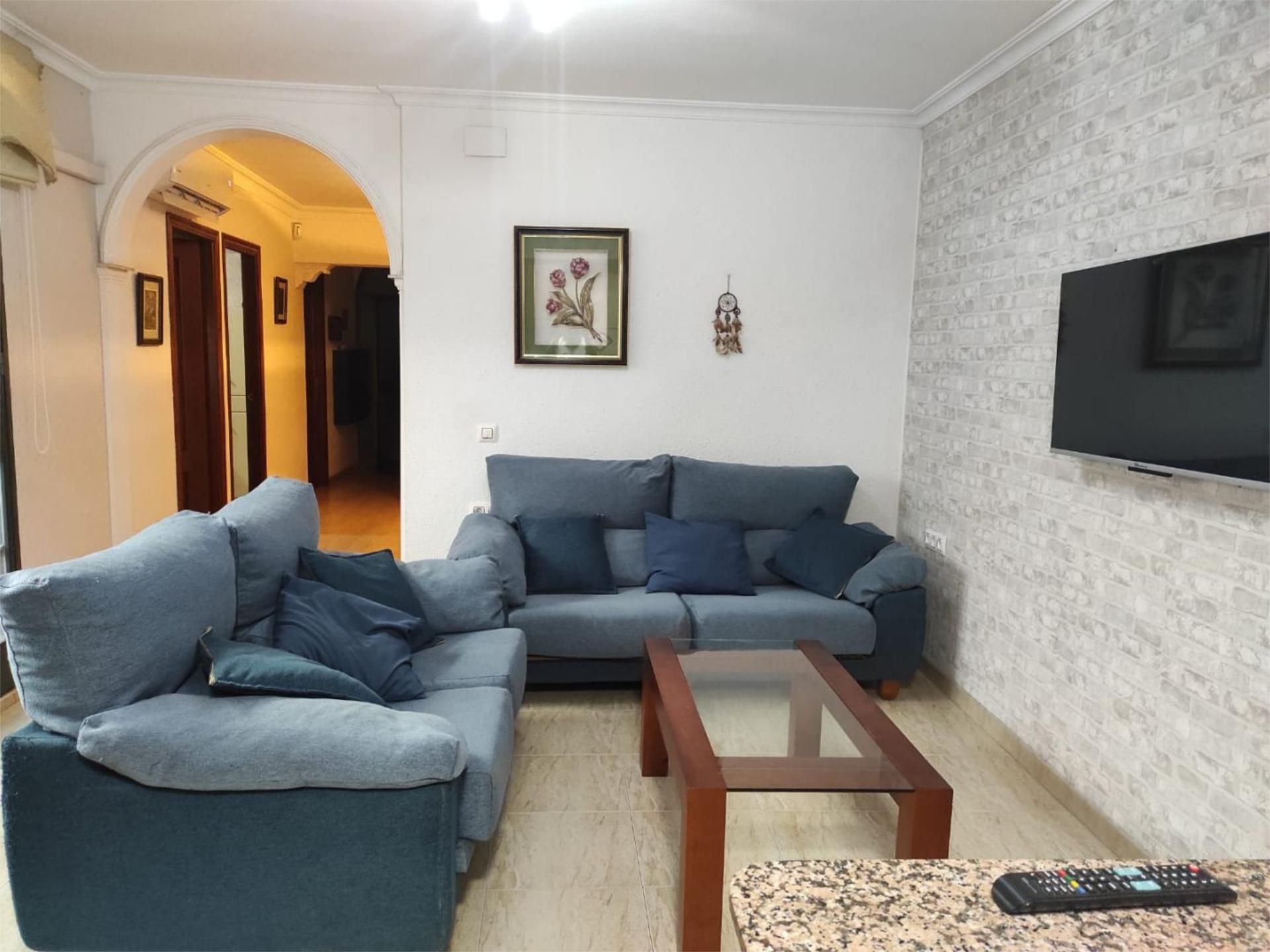 Living room of Single-family semi-detached to rent in  Sevilla Capital  with Air Conditioner, Heating and Terrace