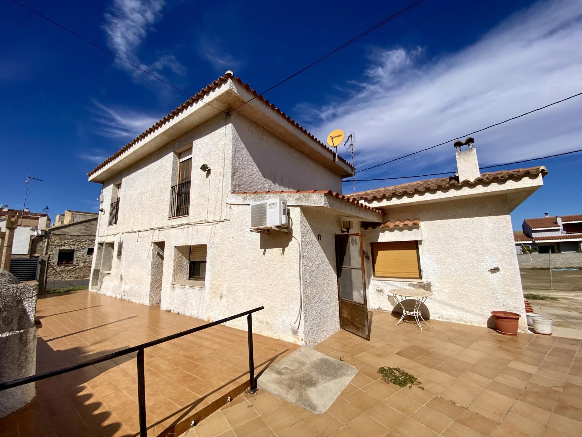 Exterior view of House or chalet for sale in Deltebre  with Air Conditioner and Terrace