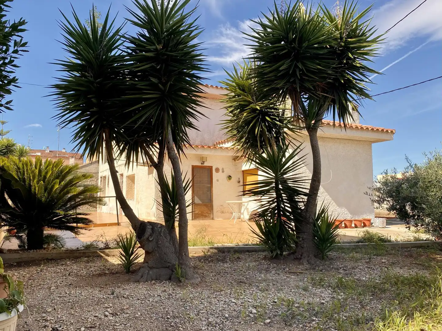 Houses for sale in Carrer Sant Isidre, 1, Deltebre Exterior view of Houses for sale in Deltebre with Air Conditioner and Terrace