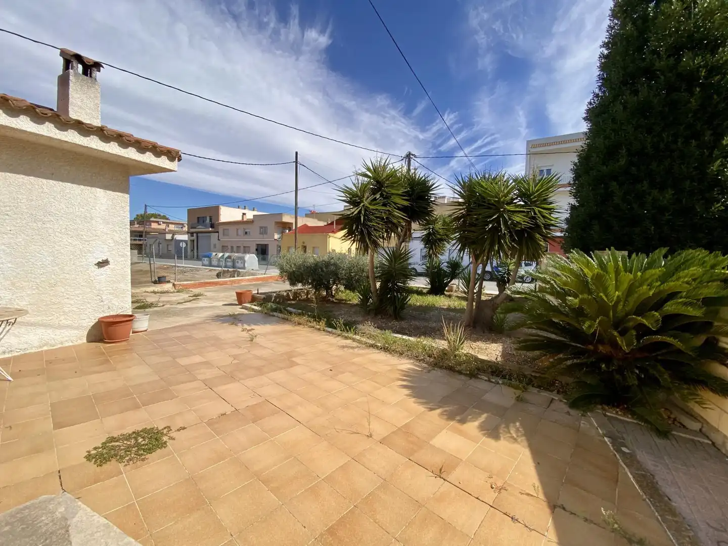 Houses for sale in Carrer Sant Isidre, 1, Deltebre Exterior view of Houses for sale in Deltebre with Air Conditioner and Terrace