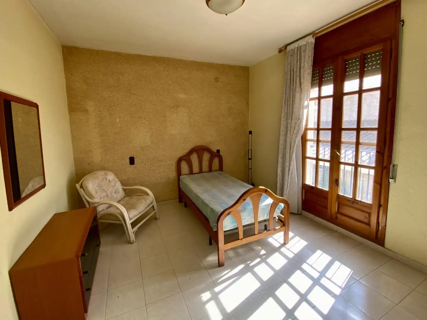Houses for sale in Carrer Sant Isidre, 1, Deltebre Bedroom of Houses for sale in Deltebre with Air Conditioner and Terrace