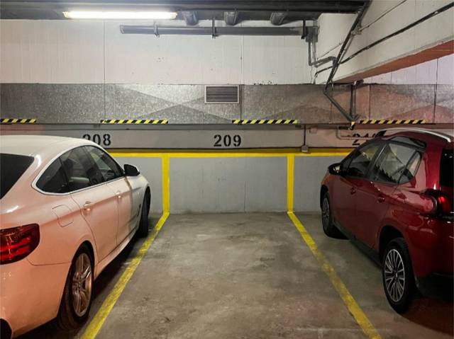 Garaje en Alquiler en Plaza del Doctor Laguna, 9 en Niño Jesús